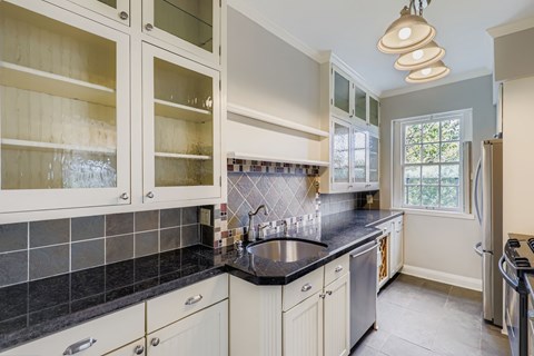 Floor plan for 2 beds, 2 baths, 1525 sqft